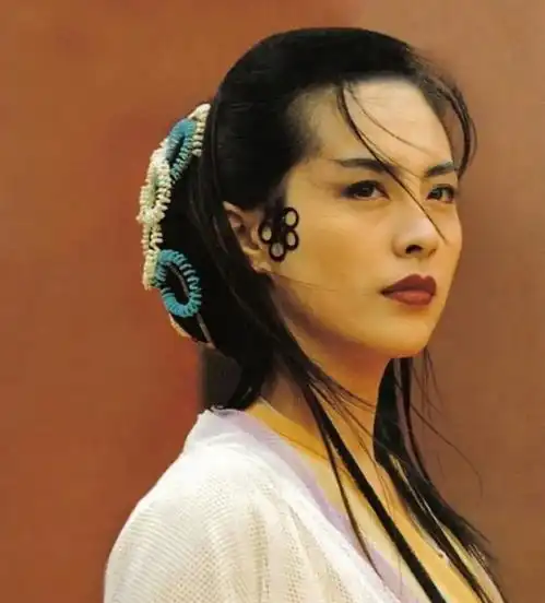 徐正溪退圈令人唏嘘,那些中途退圈的明星,现在都怎么样了