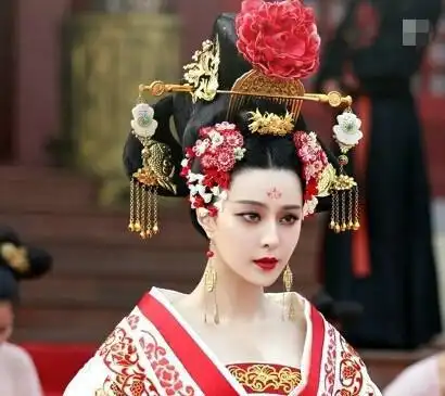 一代女皇武则天,传奇的一生,连历史都不得不为她鼓掌