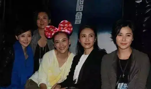 嫁残疾老公被骂贪,接手弟弟公司做上市,49岁黎姿被质疑是花瓶