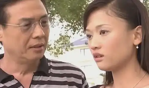 不是吧她靠脱博眼球
