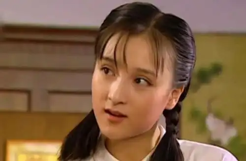 43岁梦萍现状曝光,爆火时嫁豪门,今皮肤似少女与儿子合照像姐弟