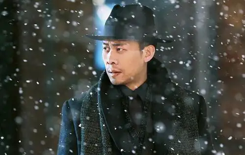 张译夺得金鸡奖最佳男主角是运气好是沾张艺谋的光
