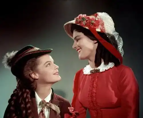 茜茜公主罗密施奈德真实老照片,她的美惊艳了一个世纪