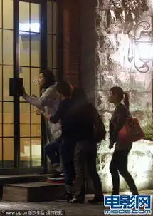 刘若英街头蚁速飙车汤唯太妹头造型惹眼
