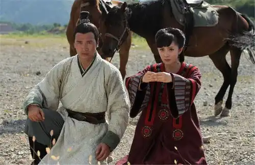 他是著名的丞相,跟皇帝吃过饭之后,皇帝却说此人留不得
