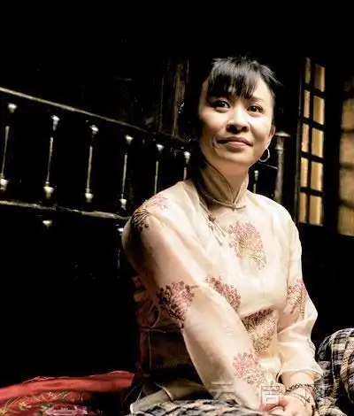 2010年,刘嘉玲拍戏时被姜文抚摸,刘嘉玲被他摸时我有感觉