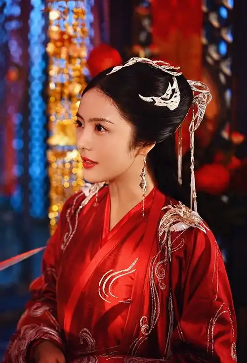 2021古装剧10位红衣美人迪丽热巴长歌行红披风霸气

