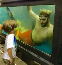 小美人鱼埃里克王子亮相英国当红小生哈里出演