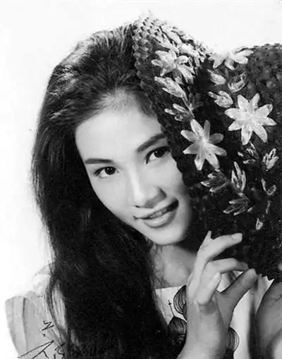 郑佩佩回头看自己的戏,总觉得那是我女儿
