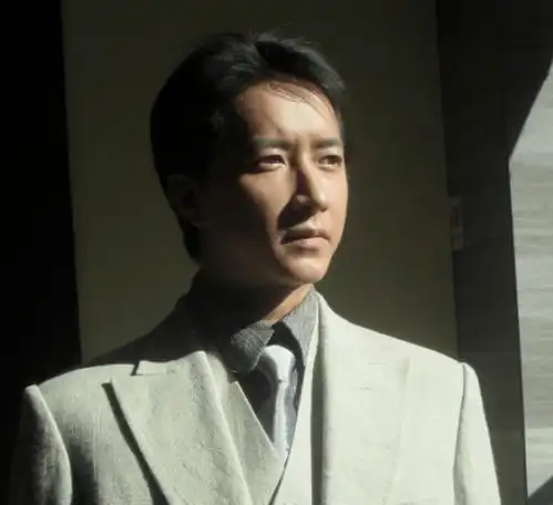 油头粉面的亮剑3,2.8分,不冤
