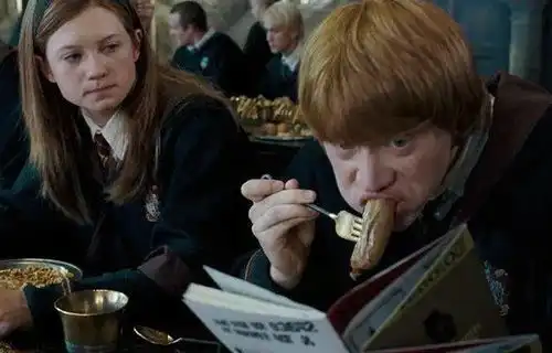 英国学校和英国爸爸教给孩子的餐桌礼仪
