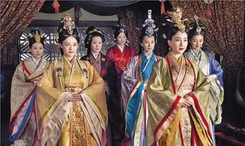 为什么现在的导演演员编剧不用体验生活也可以拍出影视剧了
