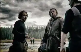 奥斯卡小李终获影帝聚焦登顶最佳影片
