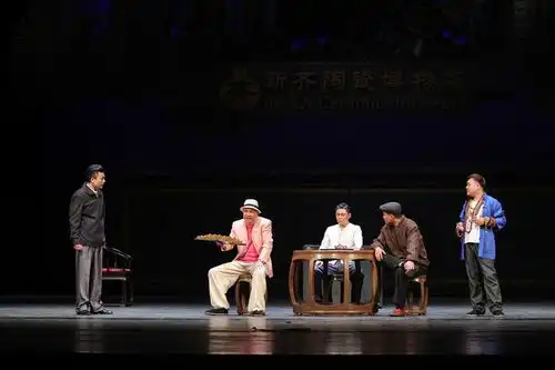 三声脆响,话剧玩家迎来百场演出
