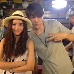 泰版浪漫满屋mike问候aom早安,爱粉丝齐呼在一起图
