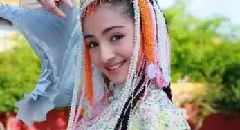 揭秘香妃身世之谜,拒绝乾隆却还是躲不掉后宫争斗
