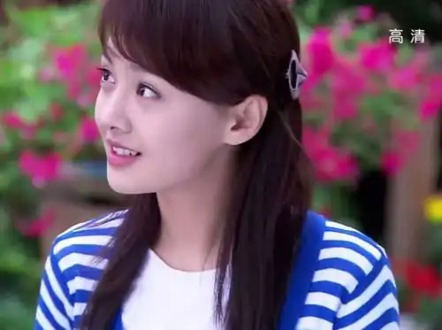 有种仙女叫郑爽的十八岁,素颜黑长直,却是当之无愧的女神