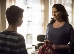 绿箭侠第六季第1集字幕下载绿箭侠第六季第一集中文字幕srt文件极光下载站