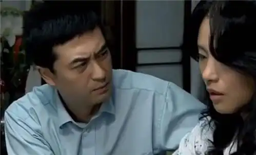 十年后再品蜗居秒懂中年夫妻婚姻危机的根源缺钱或缺爱
