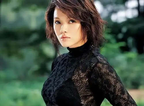 娶大龄女人的5位男明星,各个长得帅气,是真爱
