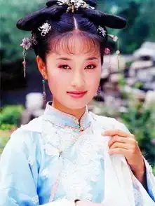 马伊琍晒紫薇剧照怀旧从前看只有感动如今再看戏谑更多