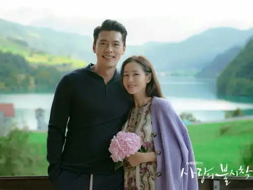 玄彬孙艺珍戏里似度蜜月,戏外穿情侣装还拥抱,粉丝请原地结婚