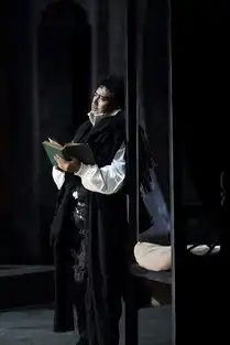 上海文联陈薪伊版哈姆雷特哈姆雷特和朱生豪在同一个舞台上
