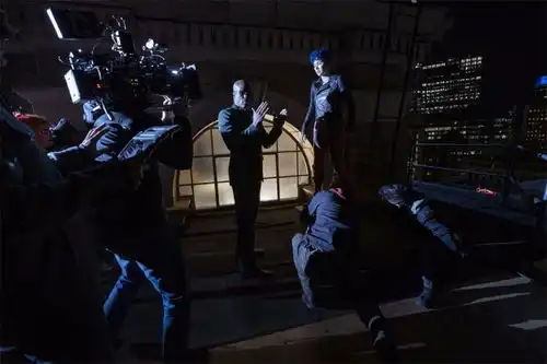 黑客帝国矩阵重启墨菲斯双枪作战火力全开
