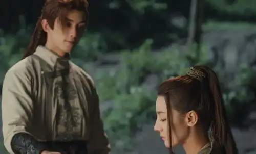 一天16个热搜,热巴仍无法挽回颓势,长歌行的收视率全靠她了