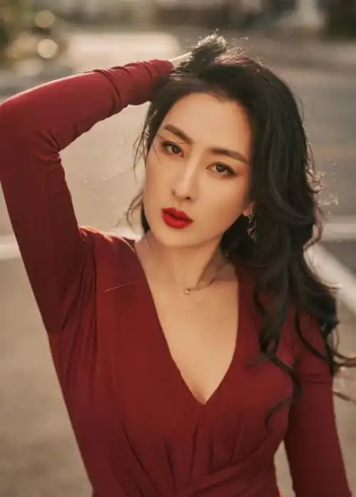 风流成性这一次,再多的名利都救不了43岁的女海王马苏
