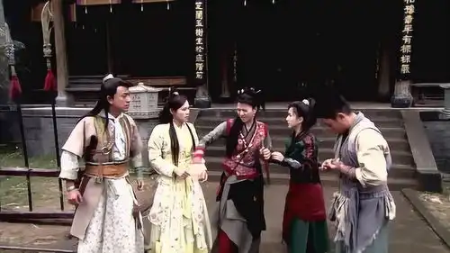 龙门镖局大脑袋送银两来,大家都开心去逛街,都逛的手脚发软