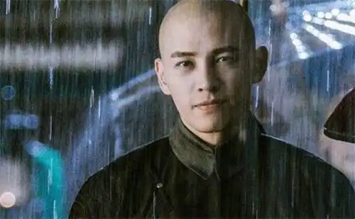 雍正最聪明的一个儿子,一生都在装疯卖傻,却让后代子孙永享富贵
