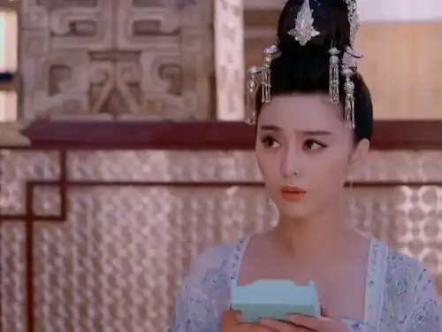 武媚娘传奇媚娘看到一封奏折,不敢念下去李世民亲自观看
