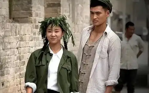 83年我借调派出所帮忙对女老师有情,所长请我吃饭又遇到她