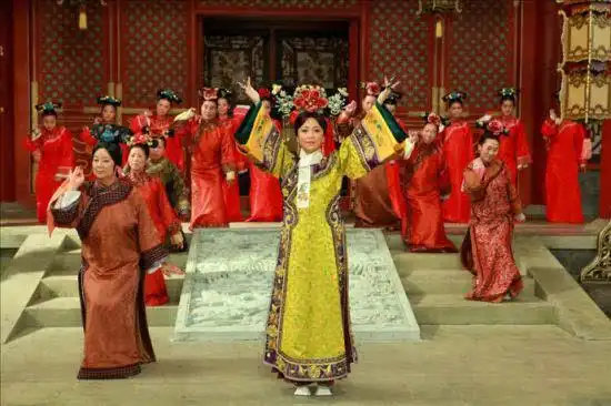 大清灭亡后爱新觉罗的后代都藏到哪儿了