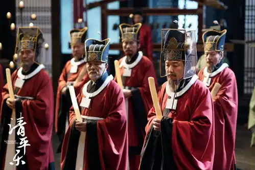 电视剧清平乐热播剧中人物服装头饰引起热议