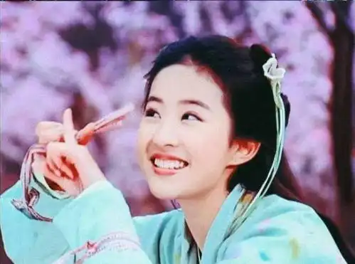 嫌片酬低把赵灵儿角色拱手相让,最终成就了神仙姐姐
