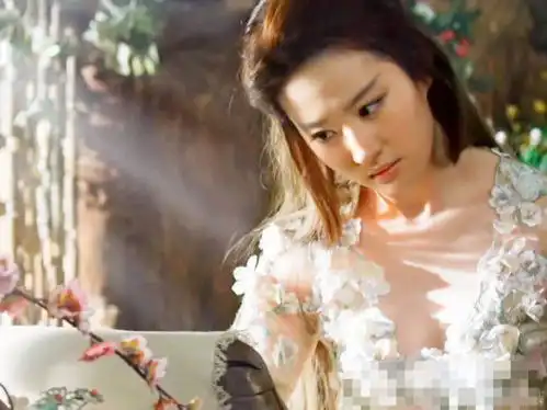 电影版三生三世不仅剧情烂,刘亦菲的白浅还没有这个女配美
