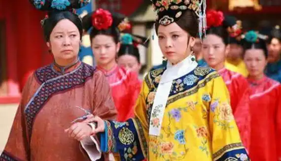 以为是国人,其实是混血,戚薇包贝尔没啥,容嬷嬷真没想到
