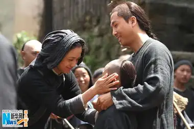 汤唯武侠首演绝望主妇学魔术玩躲猫猫