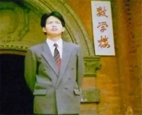 北大博士后王永强赴美留学,母亲病危拒绝回国探望,冷冷回了7字