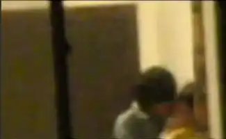 王大治董洁激吻视频引风波南方欲借此逼婚
