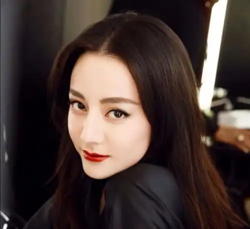 杨紫拥有多部热戏,迪丽热巴为何却无戏可拍李现的话一针见血
