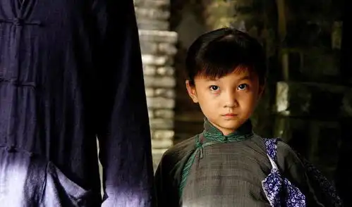 有种拼搏叫72岁老人,凭两部电影就获85亿票房,今比儿子还红