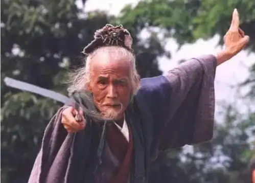 笑傲江湖中,莫大先生的武功水平如何在笑傲江湖中处于什么水平
