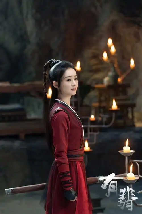 太飒了有翡释出新人物剧照赵丽颖眼神戏张力十足
