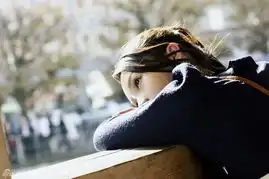 璀璨人生曝瑞士剧照李沁时尚可爱