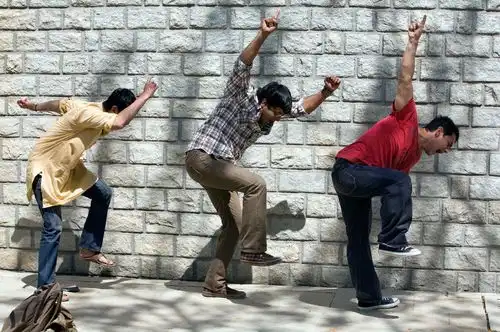 世界充满假象,痛楚从不说谎他用电影唤醒印度
