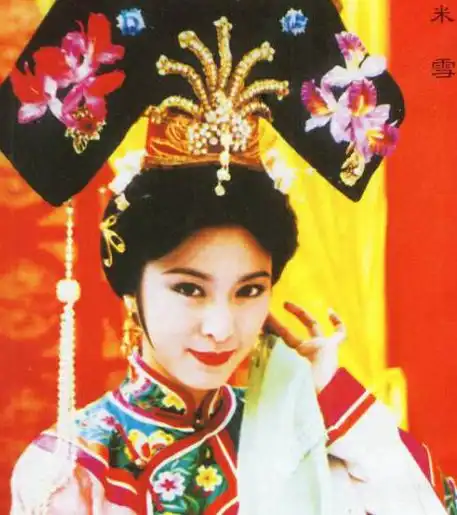 tvb女星鲜为人见的清宫装赵雅芝翁美玲美翻,石榴姐是一股小清流
