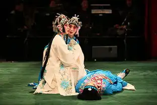 文明碰撞腾焰火京剧传奇耀巴黎
